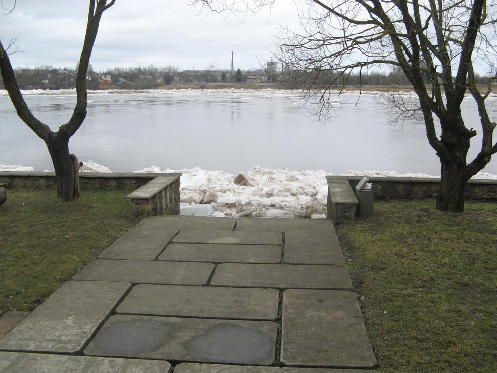 Daugavkrasti Hotel Jekabpils Exterior photo